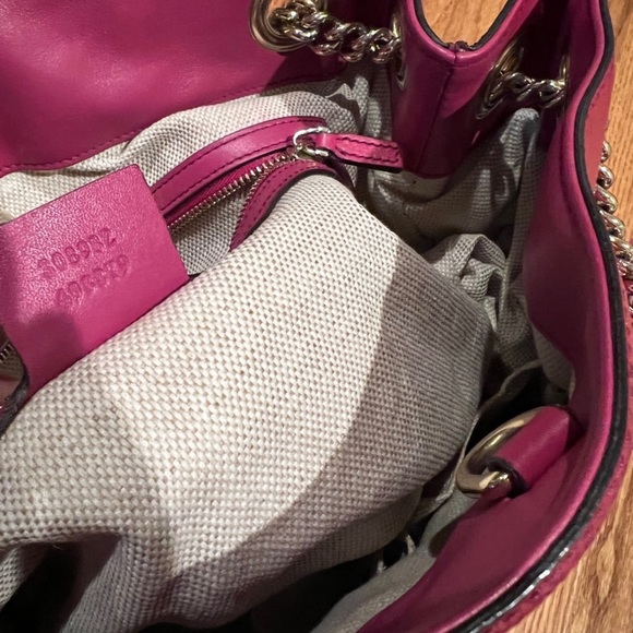 Authentic Fuchsia Gucci SoHo bag - Picture 9 of 11